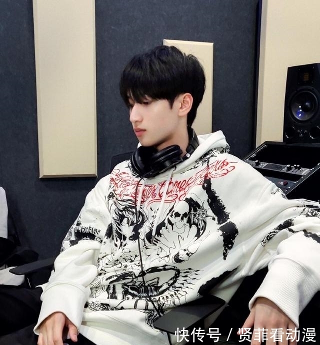 我就是演员|时代少年团严浩翔,25秒跳舞视频成平台热门第二,三天涨粉39万