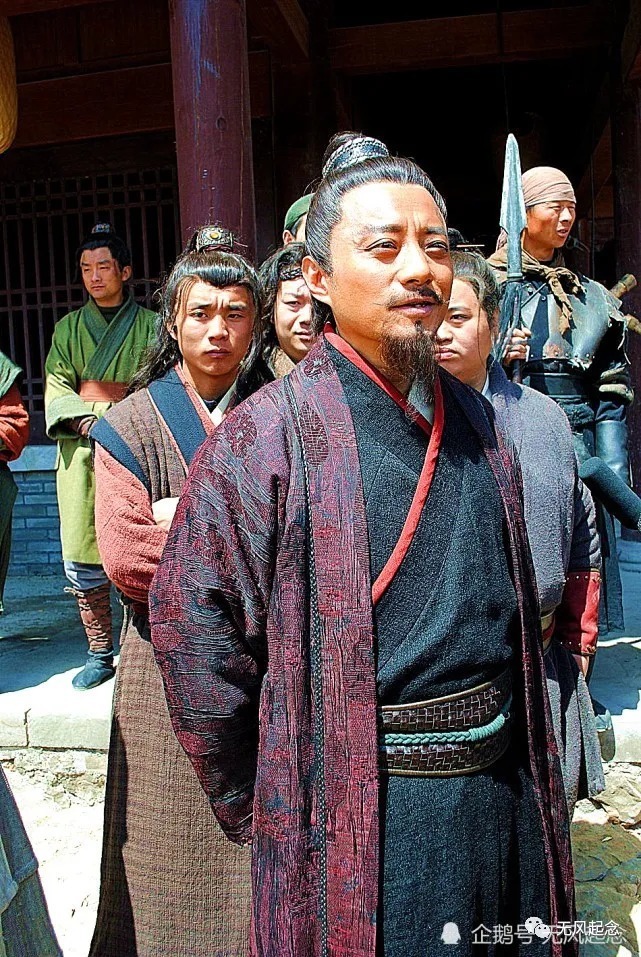 三头领!梁山有一位“元老”,曾是梁山的三头领,后来却成最早阵亡的好汉