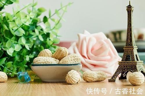 生吃|同是花生,生吃和熟吃哪一种对身体更有益?