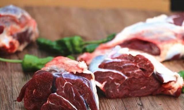 60岁大厨甭管炒啥肉,下锅前只需多加这1步,汁香肉嫩还不塞牙