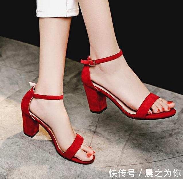 优雅 -细跟鞋让你摇身一变成为高挑美人,是每一个美丽女人的必备单品!