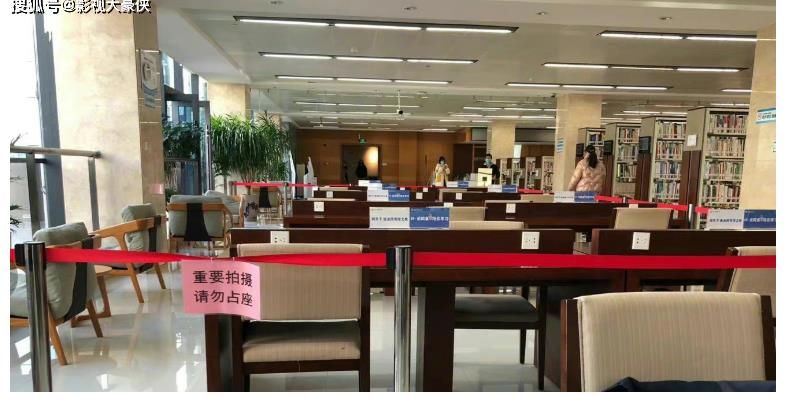 曝《快乐大本营》恢复录制，因占用图书馆惹争议，考生们集体吐槽