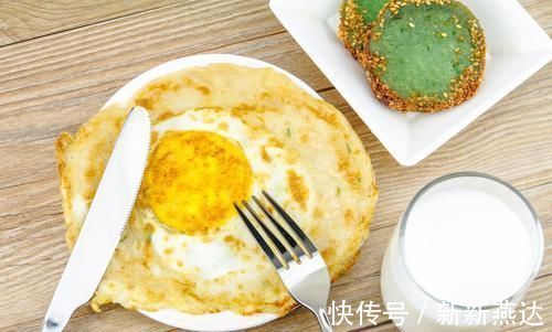 荷包蛋|煎荷包蛋时,用热油还是凉油?很多人搞错了,难怪鸡蛋总粘锅