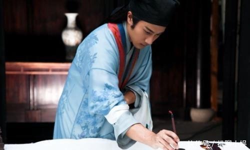 才女出上联:“关关难过关关过”,才子对出下联抱得美人归