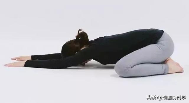 垫面|练瑜伽容易受伤初学者练这8个动作,最安全有效