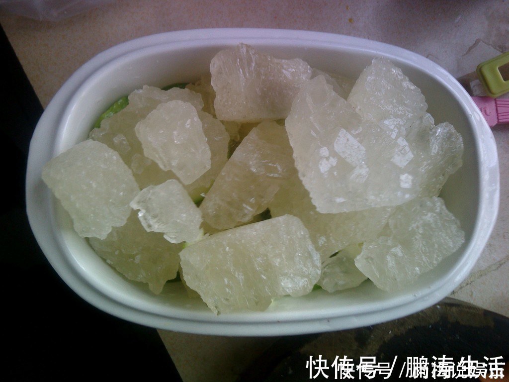 冰糖|红烧肉放白糖还是冰糖难怪炒出来的肉发苦发黑,原来错了这一步