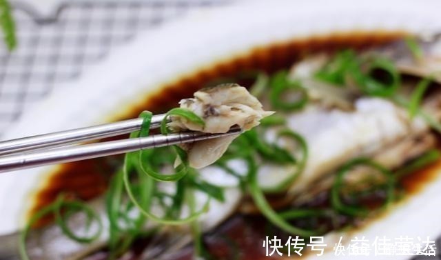 鱼不论怎么蒸都发腥牢记这2点，不腥肉嫩还很鲜