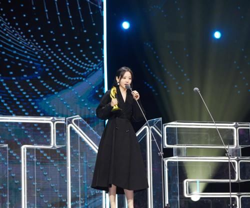 张靓颖遭遇镜头“一剪梅”，不能全怪王牌节目组，粉丝也有责任