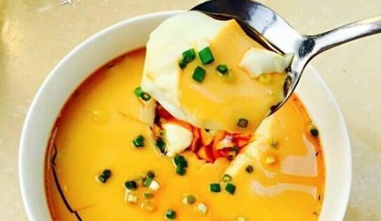 蒸鸡蛋羹,加水直接蒸就错了!牢记4要点,光滑如镜,鲜嫩无蜂窝