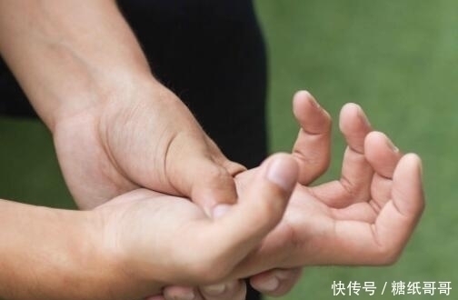 病变|手上若有这4种异常情况,可能是糖尿病的前兆,别不当回事