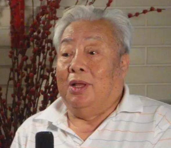 杨春霞$他演过“如来佛”,有次去泰国买佛牌,没想到上面画的都是自己