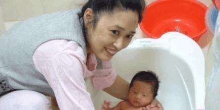 奶阵|月嫂服务结束, , 娃儿居然一直这样! , 真懊悔当初请月嫂!