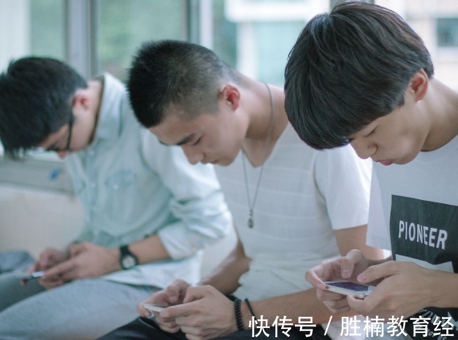 王铮|“情感忽略”，远比父母打骂更令人绝望，会摧毁孩子的一生