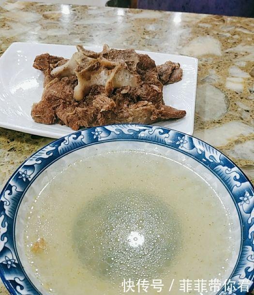 骨头|甘肃岷县的硬核早餐,一顿40元起,肉按块不按斤价格全看老板心情