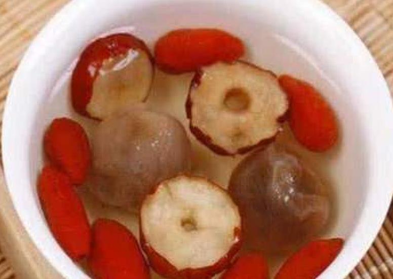 子宫|女人气血不足别担心,每天喝点“它”,有助于补气血、养子宫