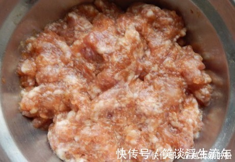 茄子|做肉末茄子时,下锅前做好这一步,茄子入味不变色,好吃不油腻