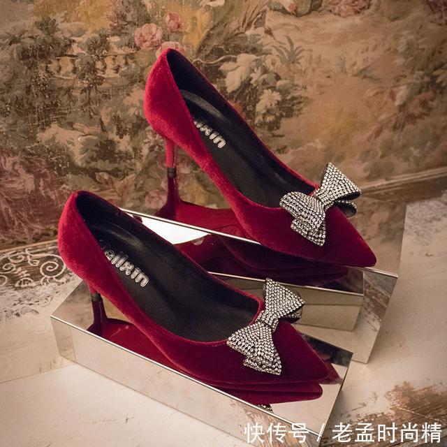 高跟鞋|五款绒面尖头高跟鞋,爱上细跟带来的自信与魅力,闺蜜看了也想要