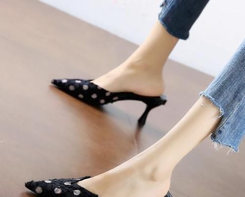 身材高挑 个子不高的女人只需一双高跟鞋,让你分分钟变成大长细腿