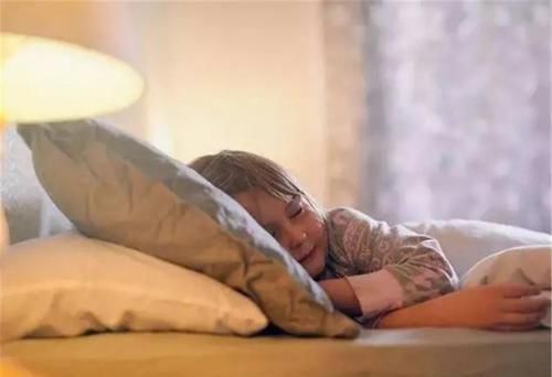 生长激素|孩子早上这“时间点”起床,身高至少矮5cm,父母不妨对照下