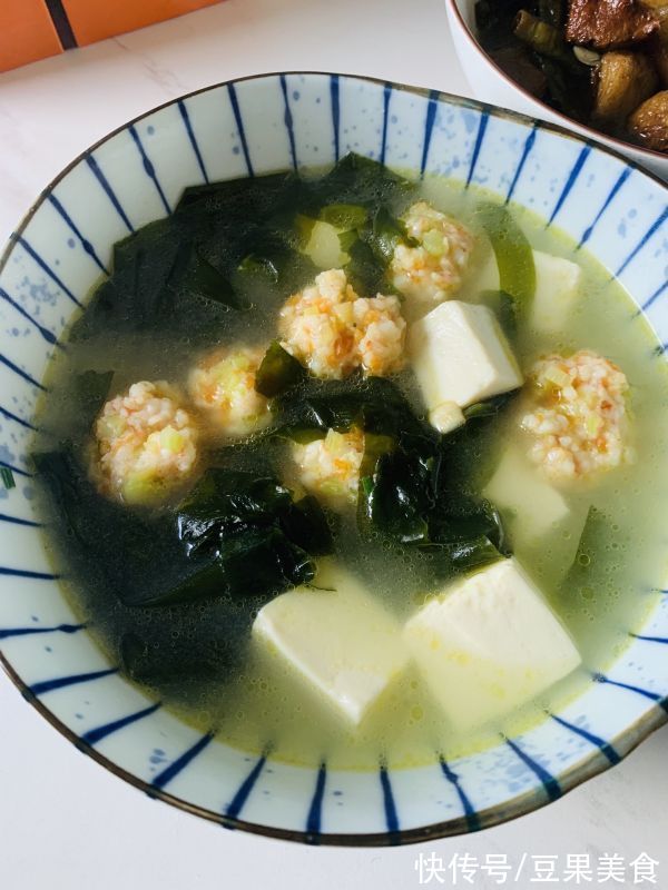 裙带|这道裙带虾滑豆腐汤，我一年四季都想吃