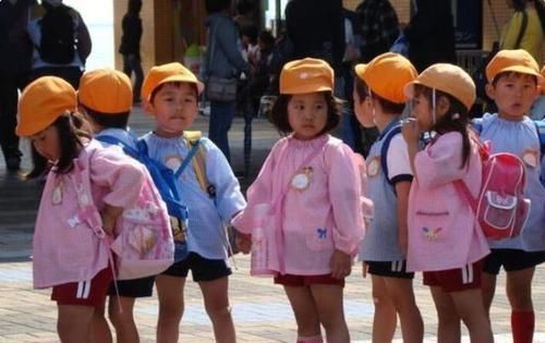 为什么日本儿童自己上下学，中国儿童就不可以看看处罚就明白了