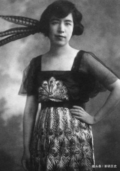 丧父|年幼丧父，母亲和妹妹被迫服毒，她挣下万贯钱财却终生未嫁