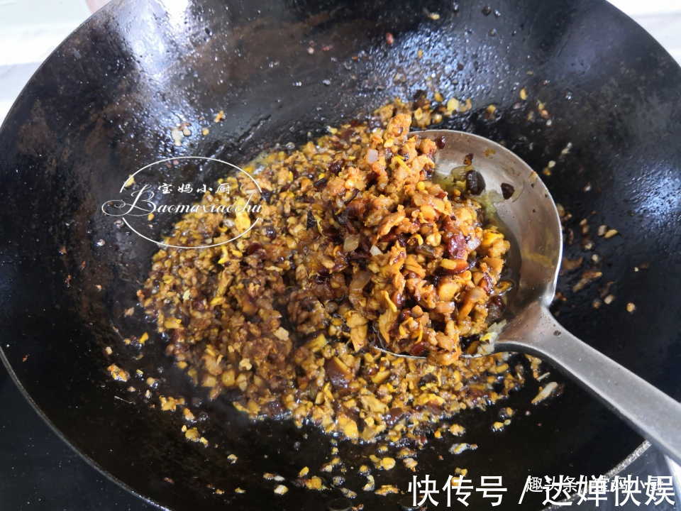 猪肉馅|蒸包子，此调馅法30年我都没换过，老好吃了，比肉包子还抢手