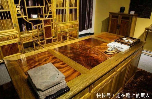 金丝楠木为何有价无市?一刀切开之后,终于知道原因了!