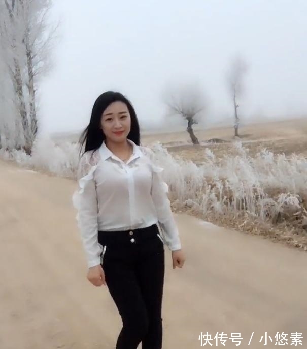 穿搭|北方美女仅穿“打底衫”外出, 冻手冻脚, 塑造“冻美人”