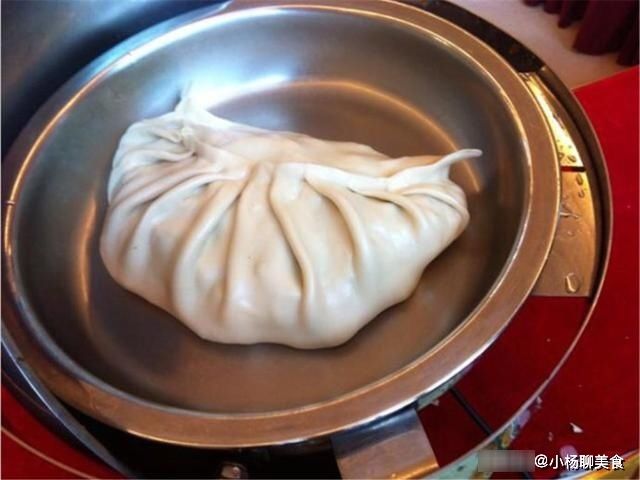 饺子|同事来家做客吃饭，媳妇只包了2个“饺子”，出锅后同事愣住了