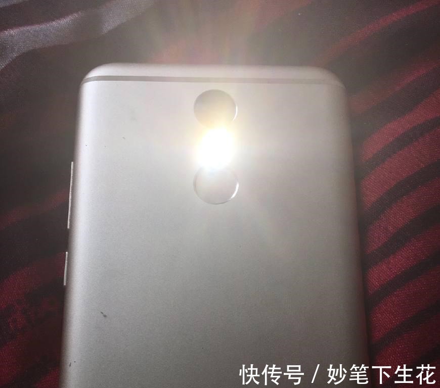 用了几十年的身份证,才知道这上面还有个小秘密,现在知道也不晚