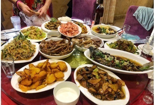 东北人家的家宴是这样的,满满都是家的味道