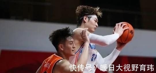 上海久事俱乐部|官宣!11年生涯结束!王哲林一来他就走人!场均4分也能拿顶薪