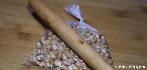 香甜|用花生来做道花生酥，做法简单，入口酥脆香甜，是道不错的小零食