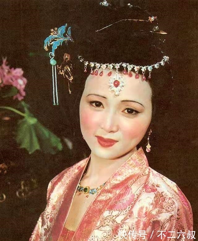 青春|贾元春明明青春妙龄,为何却身体发福患上痰疾?答案在秦可卿身上