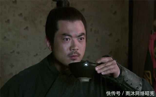 庞德|庞德单挑关羽,大战150回合不分胜负,他是否有斩杀关羽的实力