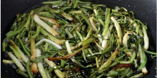 教你做一碗葱油面,吃起来劲道爽滑,好吃的关键在于葱油汁