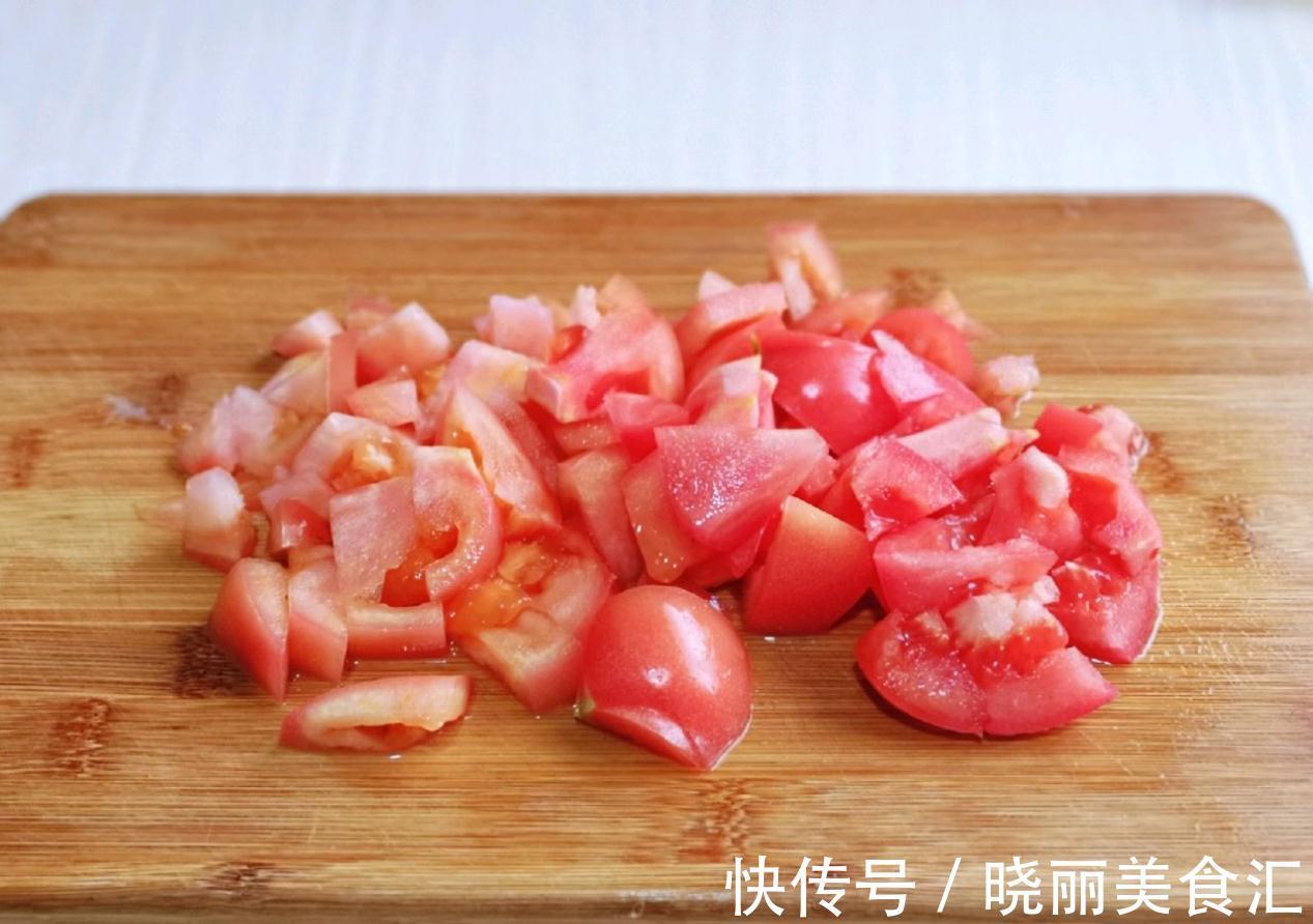 一锅暖暖的番茄炖牛腩,滋补有营养,番茄浓郁牛腩鲜香