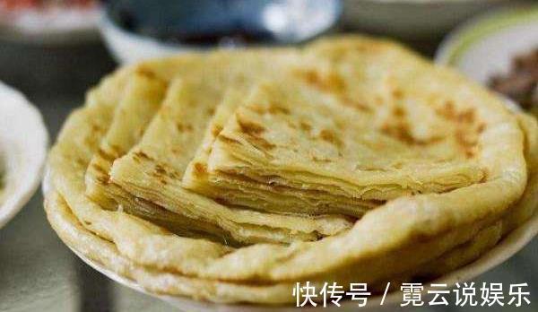 烙饼和面，冷水和热水都不行，多加一点它，又香又软，肯定不会硬