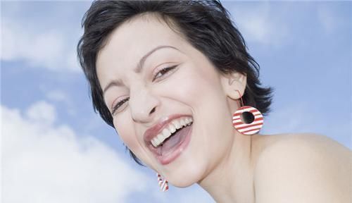 女性绝经|女性朋友什么时候绝经才是正常的？这个年龄段或是最佳，坦然接受