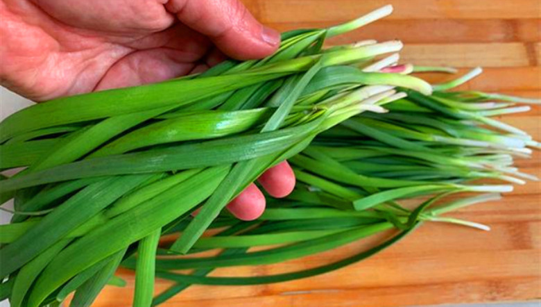 韭菜素馅饺子好吃的秘诀,不加1粒盐,比大虾还鲜,比肉饺子还香
