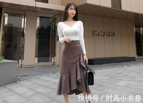 鞋子 阿姨可真会穿,但鞋子是一大败笔,换“人字拖”魅力十足吧?