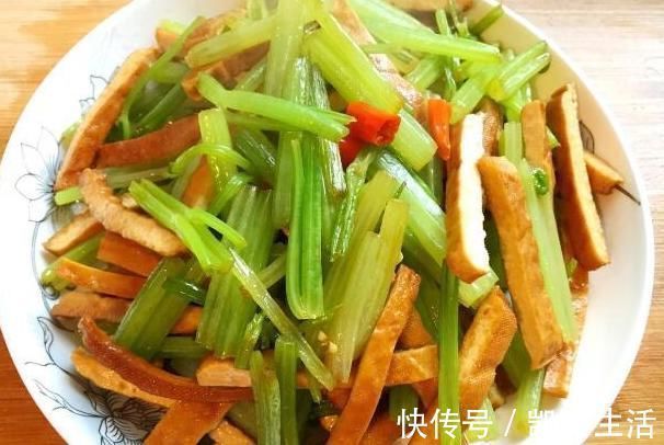 肝火过旺|芹菜与此物同炒，隔天一盘，血管通了，小肚腩不鼓了，皮肤更细腻