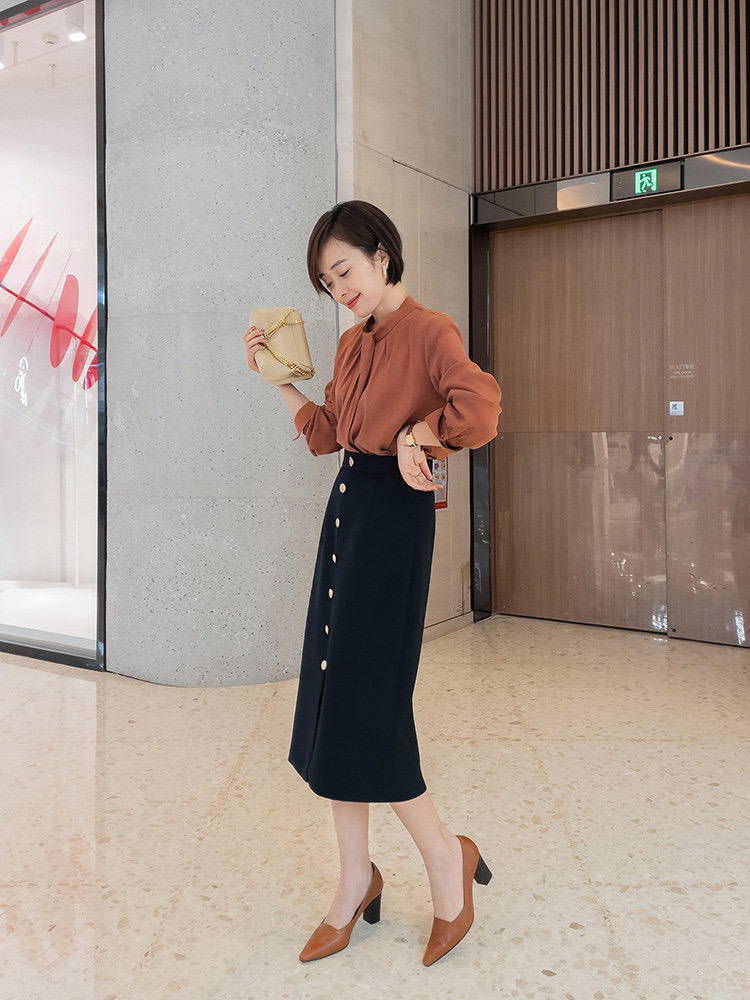 小姐姐 冬天也不要总穿裤子,这些半身裙优雅温柔又百搭,让你穿出气质美