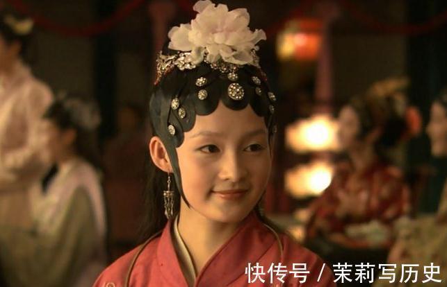 薛宝钗@黛玉吃了宝钗的半杯剩茶,只是宝钗算计袭人,造成袭人悲剧的开始