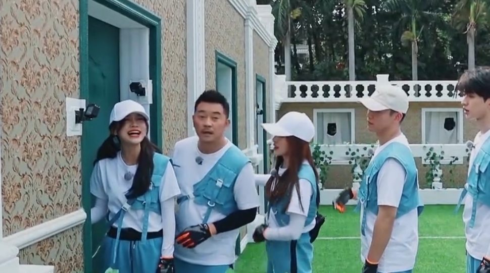 白鹿 《奔跑吧》最囂張嘉賓,全程搶baby鏡頭,回懟蔡徐坤還沒人敢惹