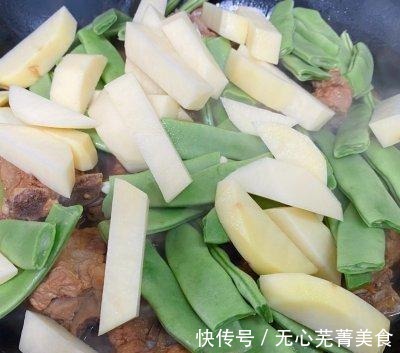 面条|排骨豆角焖面这么做最好吃，一般人我不告诉他！