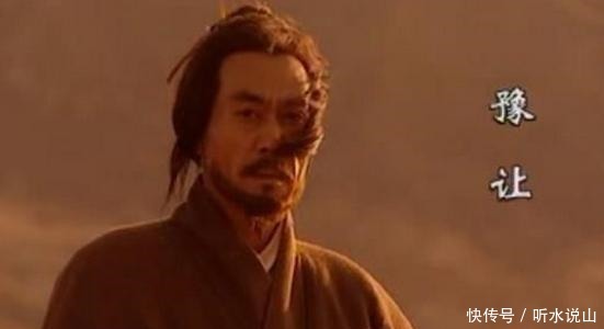 为了给主子报仇,他不惜藏厕所毁容颜,他的忠诚连被刺者也感动了!