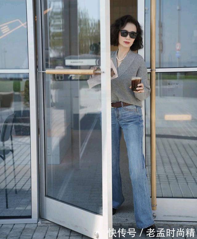 三木 50岁女性穿衣别太廉价,看看这些中年博主的穿搭,得体又大方