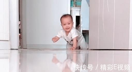 大小版|“小跟班奶爸”带娃火了,这大概是最值钱的大小版“移动拖把”了